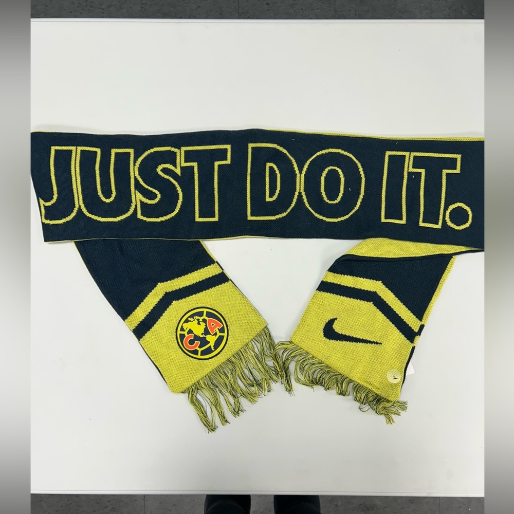 Nike BCS Local Verbiage Scarf – “Las Águilas”
